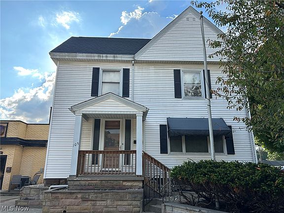 2nd image of 105 Main St N