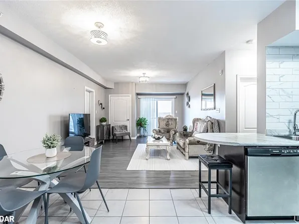 720 Yonge St #309, Barrie, ON L9J 0G9