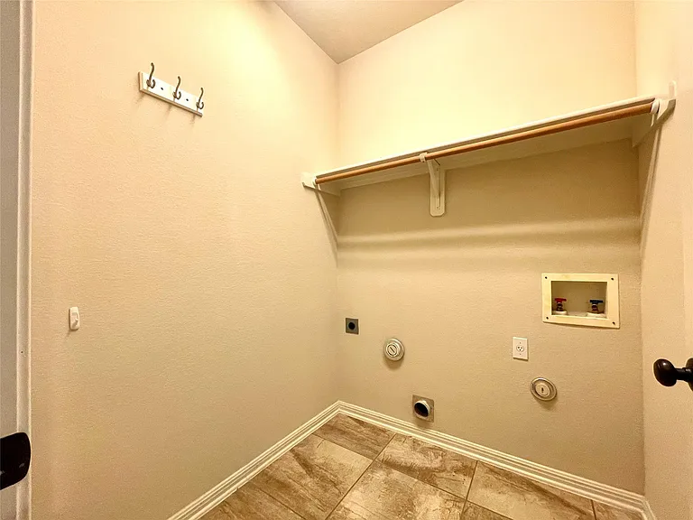 20625 Farm Pond Ln — Photo 38