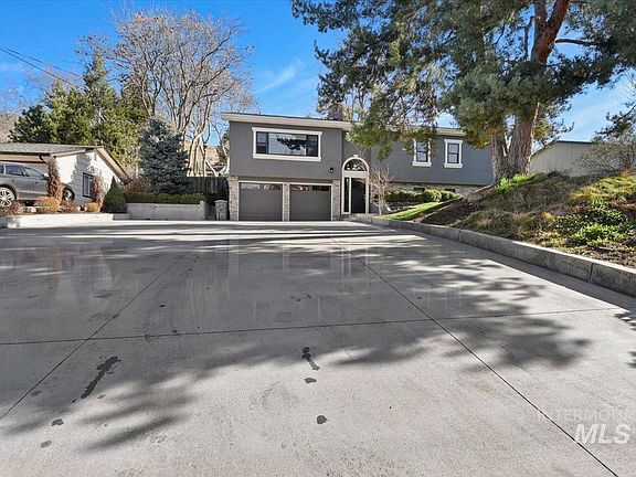 4th image of 5320 W Hill Rd