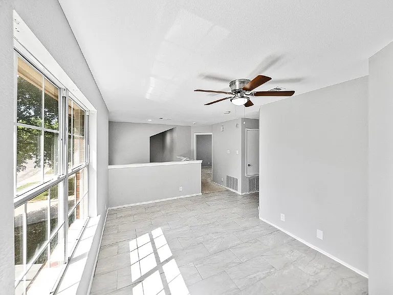4902 Crestwood Hill Dr — Photo 29