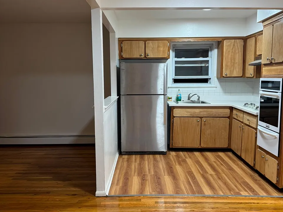 1115 Saint Lawrence Ave #2