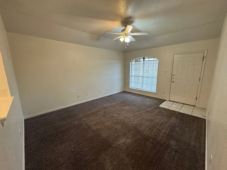 3205 Dannen Ct — Photo 4