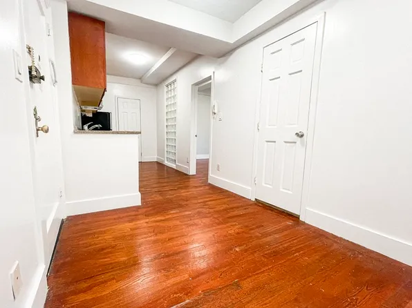 11 Waverly Pl, New York, NY