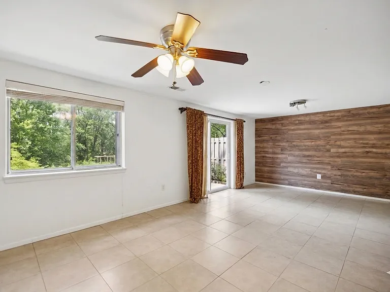 9923 Lake Landing Rd — Photo 25