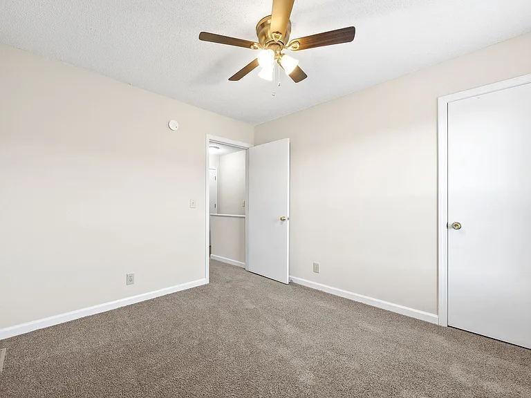 Raleigh Ct - 2303 — Photo 19