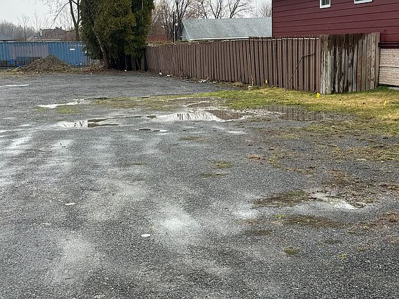 2nd image of 3007 Pitt St N