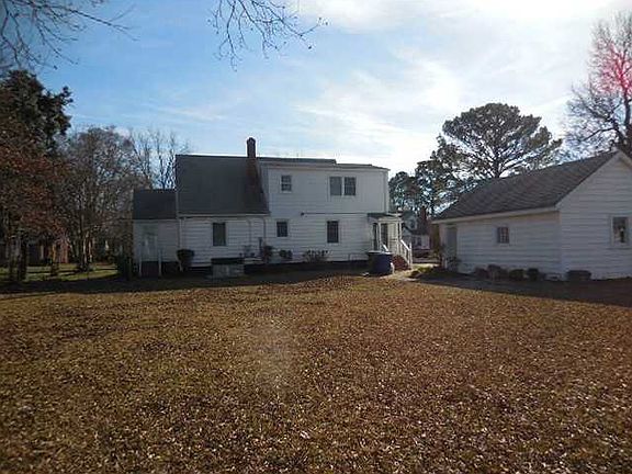 3rd image of 1005 Arnold St