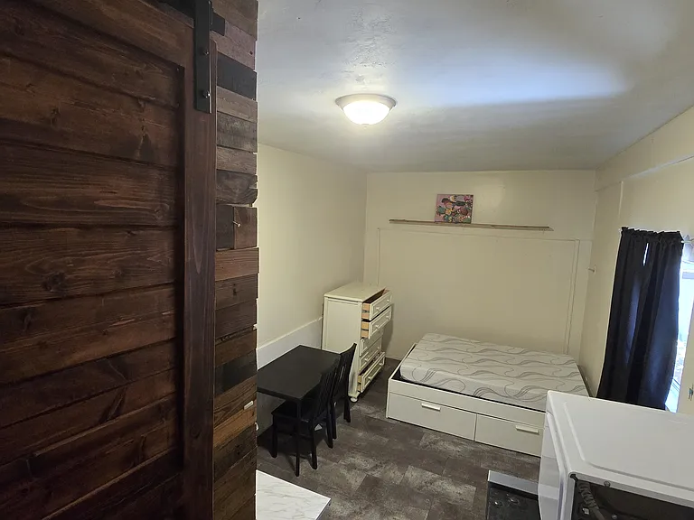 1505 Harbison Ave — Photo 3