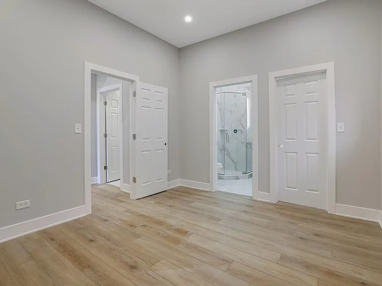 6240 W Belmont Ave #101 — Photo 8
