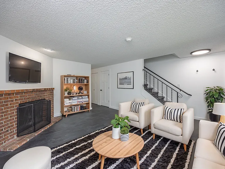 Crestview Townhomes — Photo 22