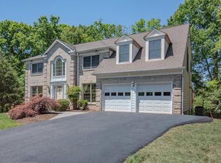 1210 Cameo Ct, Herndon, VA 20170