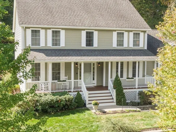 10 Olde Taverne Ln, Amesbury, MA 01913