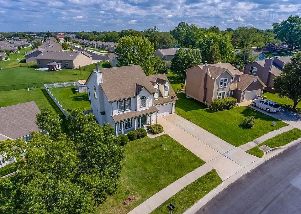 Spacious 2 story with white picket fence.