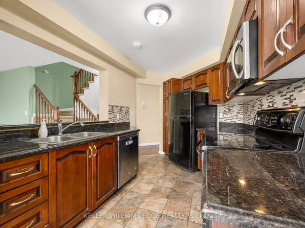 76 Cedarville Dr, Hamilton, ON L8J 0A4