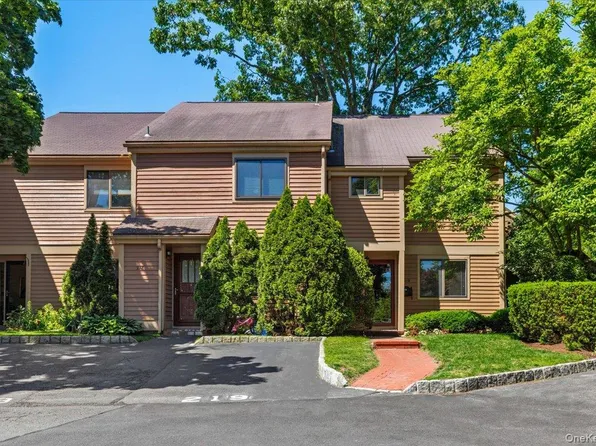 219 Treetop Crescent Lane, Rye Brook, NY 10573