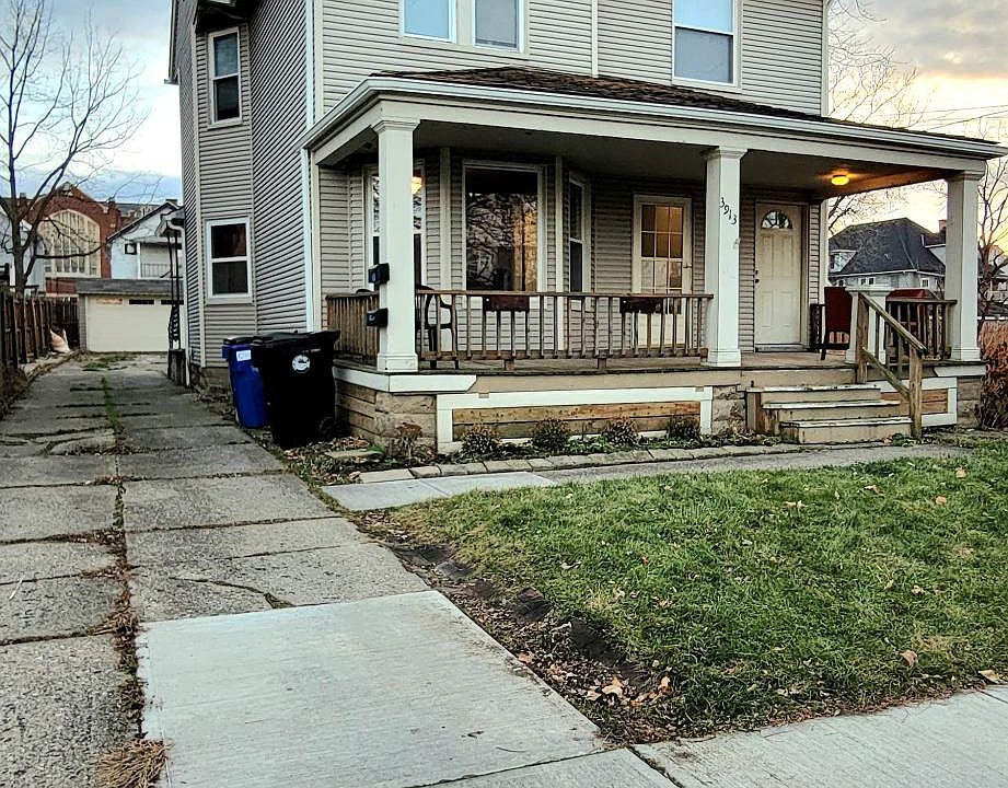 welcome to 3913 Bucyrus Avenue