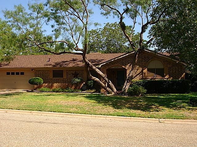 1st image of 2718 Darrell Dr