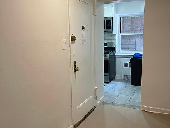 5th image of 8234 138th St APT 1A