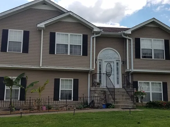 2612 Peach Grove Ln, Woodlawn, TN 37191