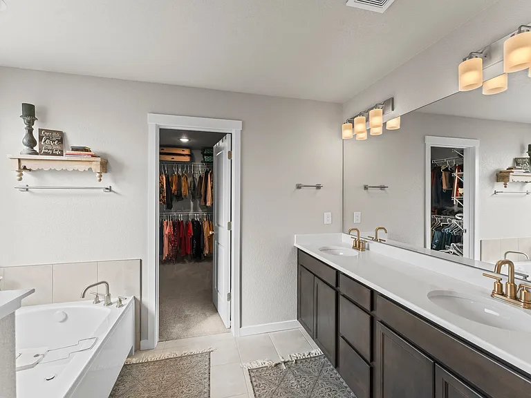 5204 Roundhouse Dr — Photo 32