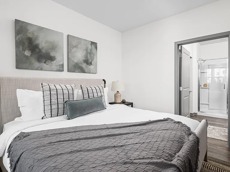 Standard441 Luxury Apartments — Photo 17