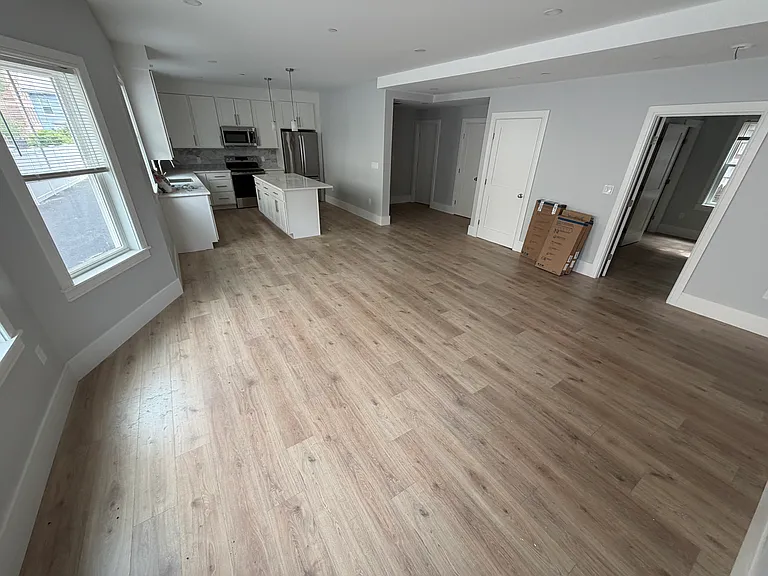 9-11 Holton St #4 — Photo 3