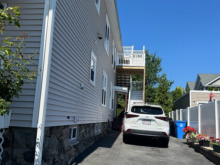Newton St — Photo 23