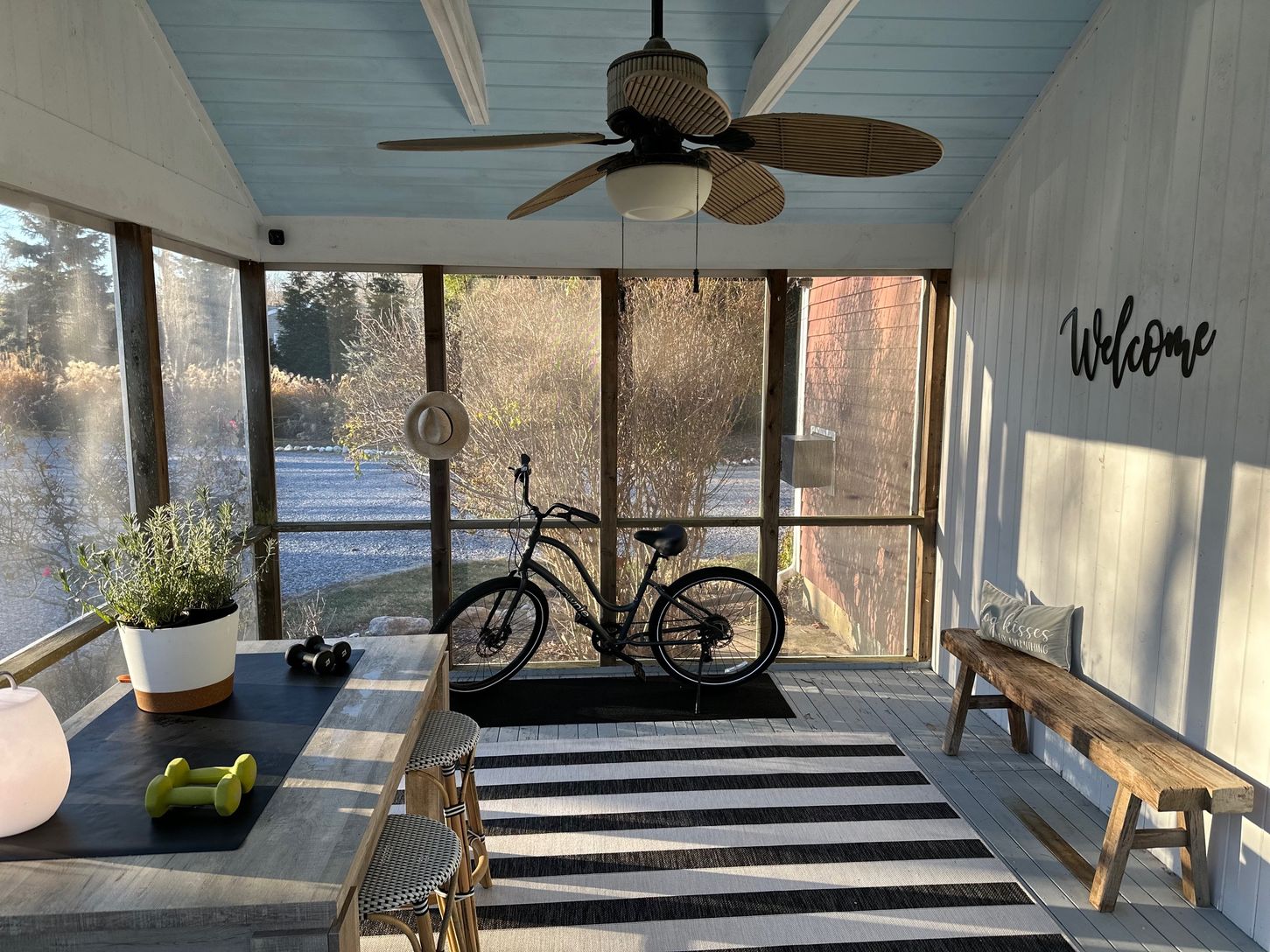  Screen porch off of kitchen