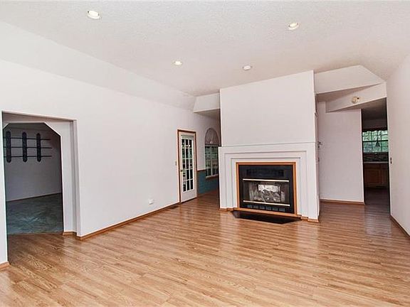 4th image of 3 Thirsk Ln