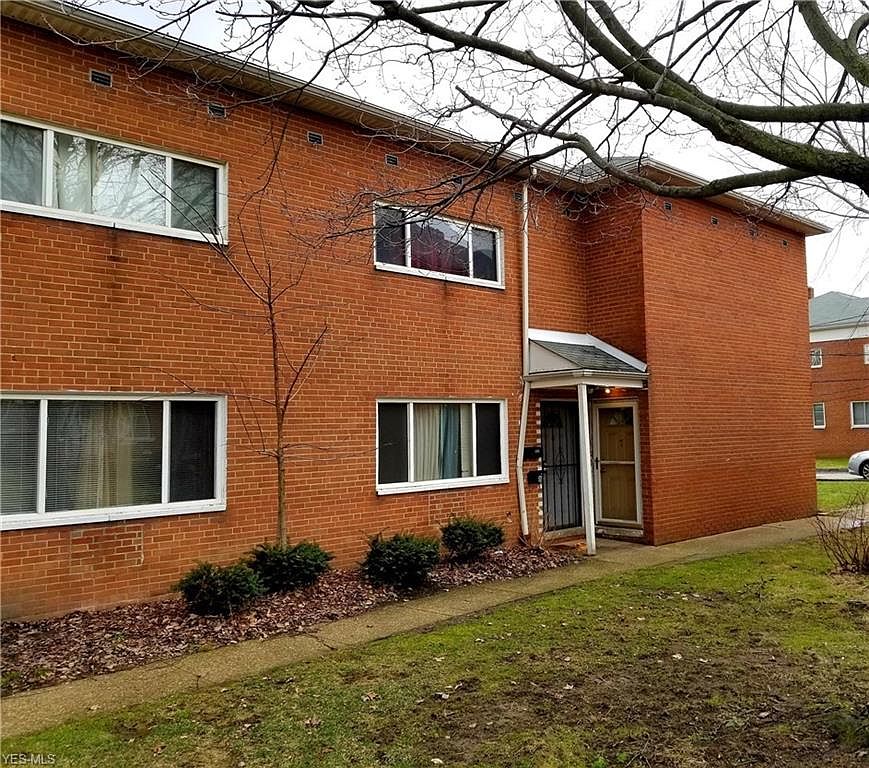 4958 Caroline Dr, Warrensville Heights, OH 44128 | Zillow