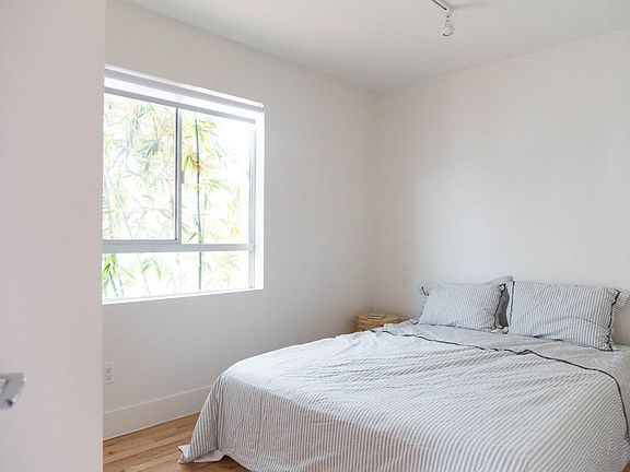 4th image of 651 S Mathews St #651.5