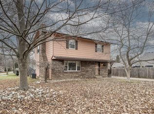 6950 Woodview Ct, West Bloomfield, MI