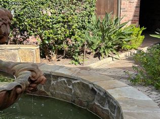 402 Post Office St APT 109, Galveston, TX 77550