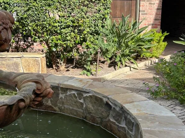 402 Post Office St APT 109, Galveston, TX 77550