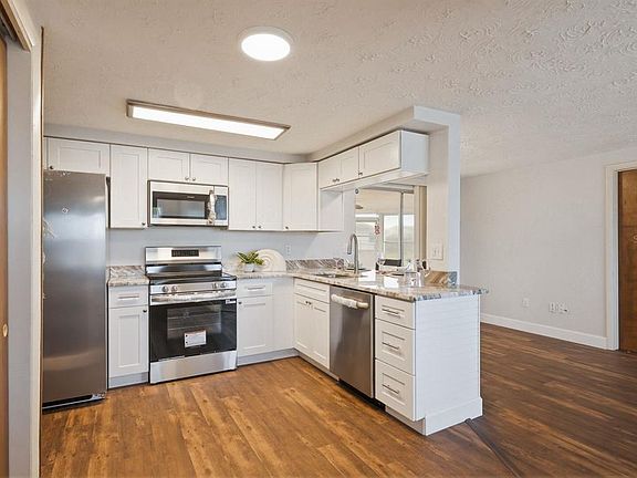 2nd image of 3551 Darlington Rd