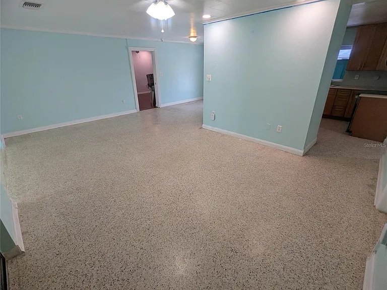1521 Normandy Way — Photo 26