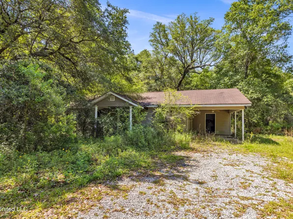 22165 Bells Ferry Rd, Pass Christian, MS 39571