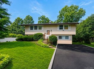 24 Deepdale Drive, Commack, NY 11725