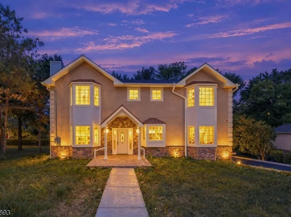418 East Ave, Northvale Boro, NJ 07647