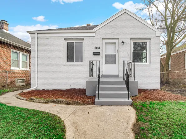 735 Porter St, Gary, IN 46406