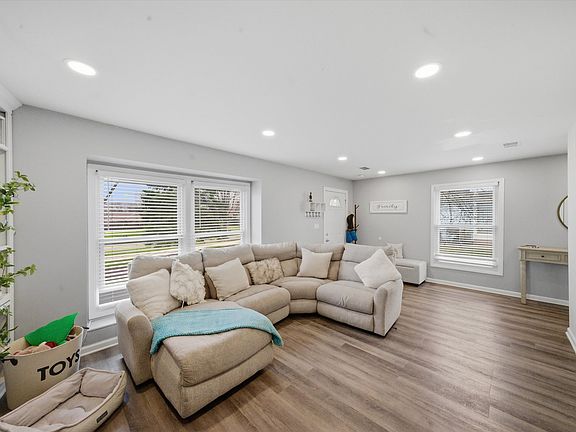 5th image of 2308 Andover Ct
