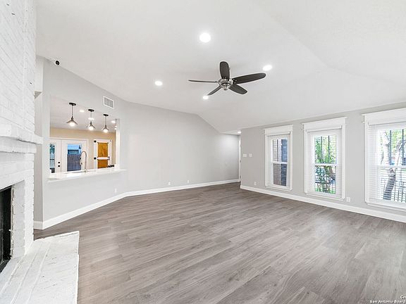 5th image of 9106 Broxton Dr