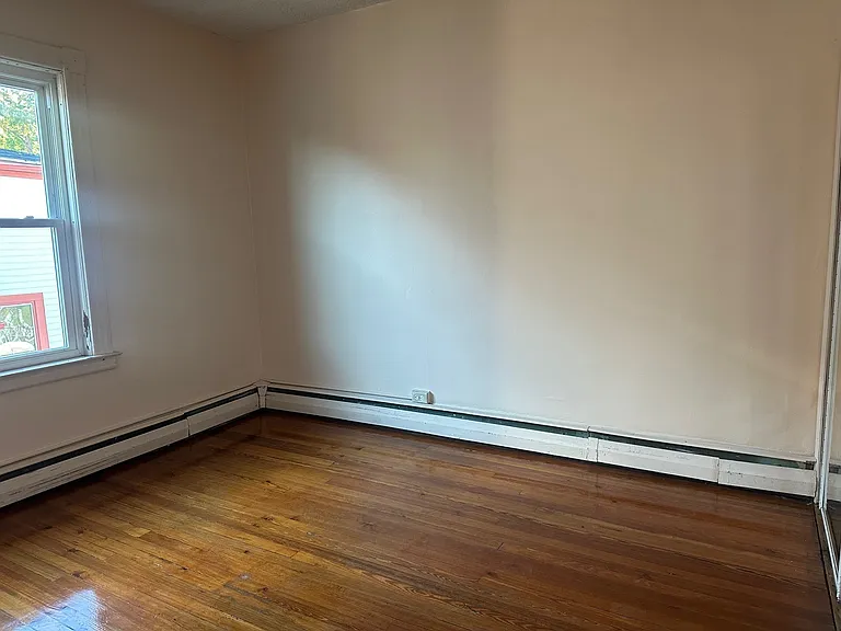 176 Adelaide St #3 — Photo 2