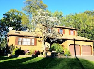 40 Midwood Ave, Edison, NJ 08820