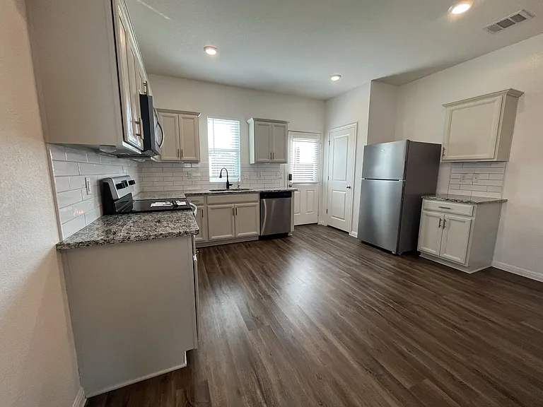 12602 Henry Clay Dr — Photo 10