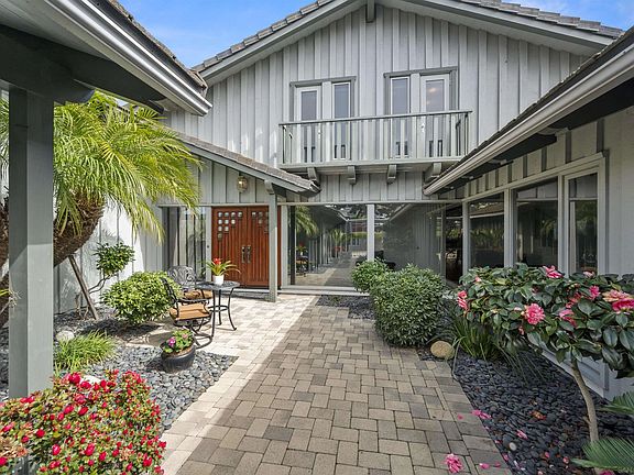 3rd image of 1151 Catalina Blvd