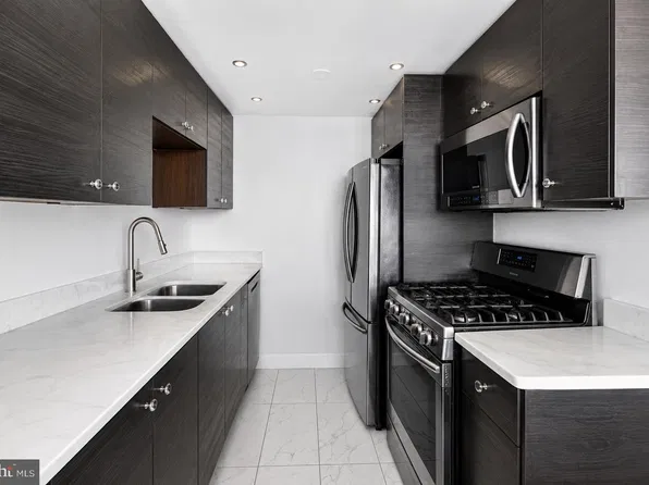4600 Duke St APT 913, Alexandria, VA 22304