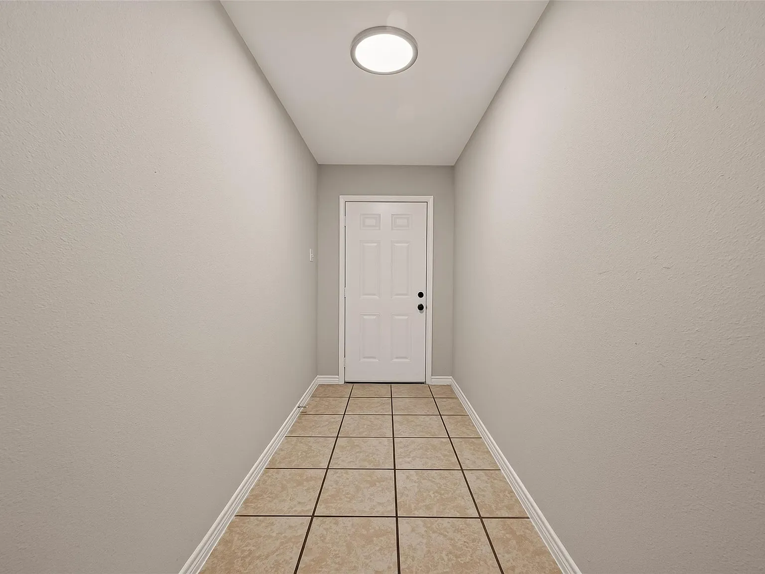3 bed, 2.0 bath, 1160 sqft, $1,700 — Photo 3