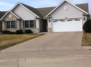 418 Celeste Cir, Blue Grass, IA